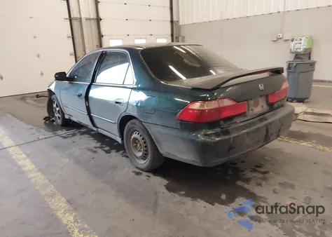2000 Honda Accord 2.3 Se from USA, damaged, VIN JHMCG5674YC022683